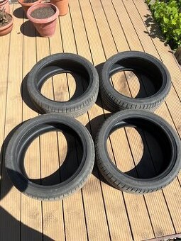 Letní pneu Bridgestone 225/40 R19 93Y