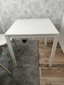 Stůl IKEA 75 x 75 cm