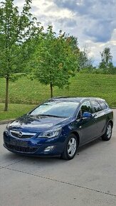 Opel Astra 2.0 Cdti 121 kw AUTOMAT Sports Tourer TOP Výbava
