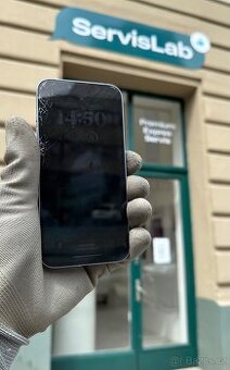 Výměna prasklého skla iPhone