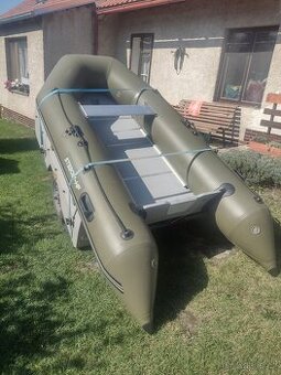 Prodám nafukovací člun Sevylor s motorem