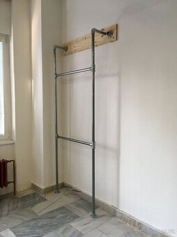 Idroshop - věšák na stěnu