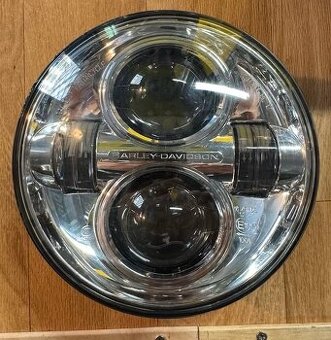 Harley Davidson Daymaker světlo Street Glid 2021