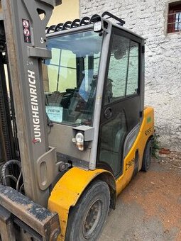 Prodám VZV Jungheinrich DFG 550s únik hydraulického oleje