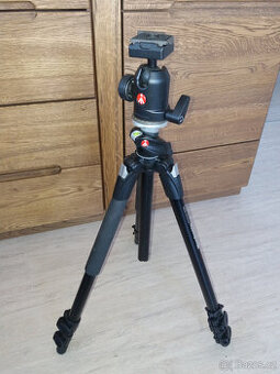 Stativ Manfrotto včetně kulové hlavy