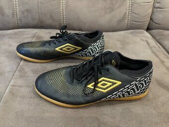 Dětské sálové kopačky Umbro vel. 38
