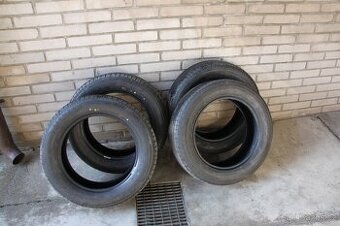 Prodám letní pneu Bridgestone 215/60 R17