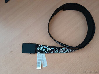 TERRANOVA PÁSEK S/M 105CM NOVÝ IHNED K PRODEJI