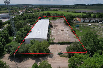 Milovice, pronájem sklad. prostor 1353 m2 se zázemím a zpevn
