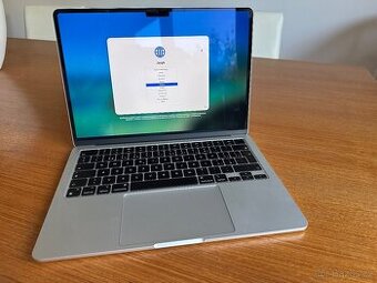 Apple MacBook Air 13" M2 / 256gb / 8GB RAM