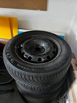 Pneu s disky 195/65 R15 Tracmax zimní