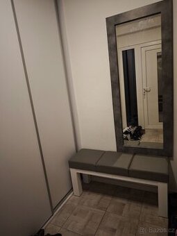 Set do předsíně - lavice a zrcadlo