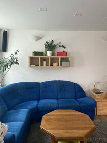 Modrá sedací souprava