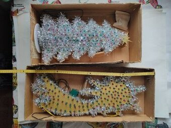 Vánoční svítící kometa a stromeček