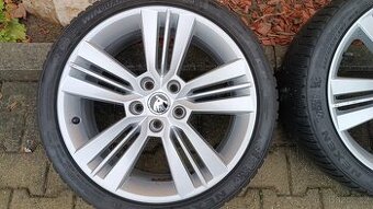 Pictoris r18 Škoda Octavia 3 RS