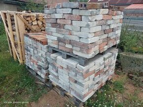 Staré čisté cihly