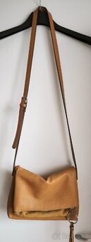 Hořčicově žlutá kabelka