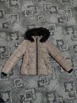 Prodám dívčí zimní bundu UNITED, vel. 146/152

.