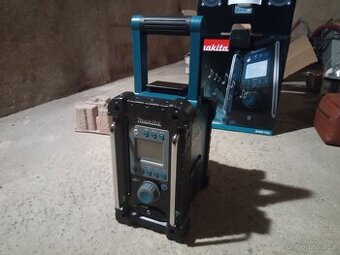 Nové Aku radio na stavbu Makita BMR100