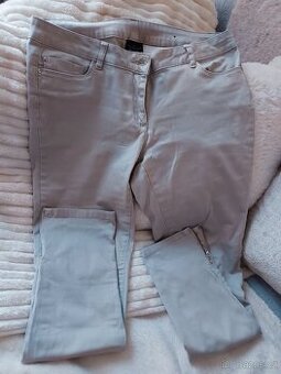 Dámské světlé kalhoty