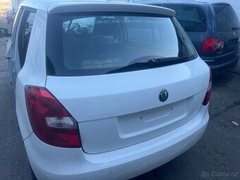Škoda Fabia II zadní dveře víko kufr 2013 bílá 1026 LF9E