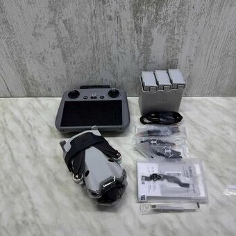 DJI Mini 4 Pro Fly More Combo