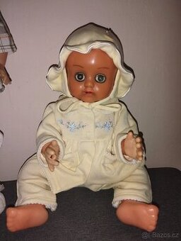 Retro mrkací panenko