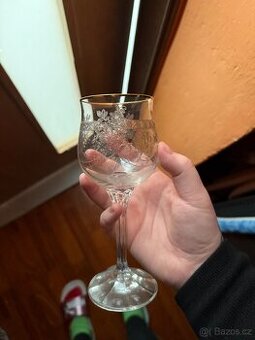 Retro sklenice na víno