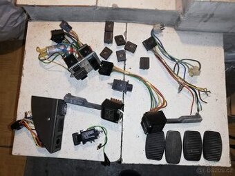 Směs funkčních dílů škoda favorit