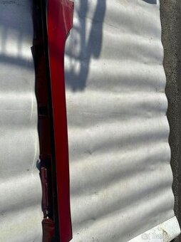 Mazda MX5 ND, pravý kryt prahu