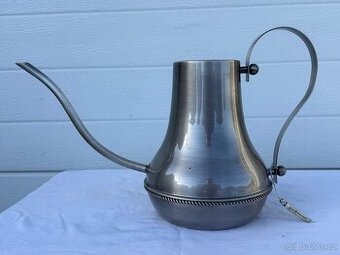 Cínová konvice konvička na pokojové květiny