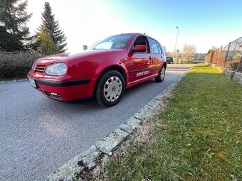 Golf SDi Nová STK, tažné. Plně pojízdný. Stačí jezdit