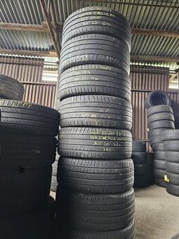 255/40R20