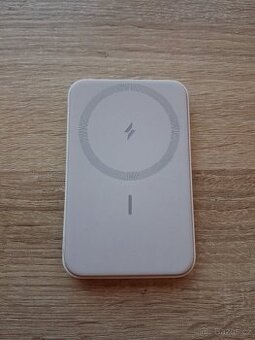 Powerbanka pro Apple Iphone s MagSafe