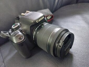 Fotoaparát Canon EOS 600D s objektivem Canon EFS 18-55mm