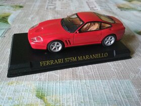 autíčka - modely Ferrari - 1