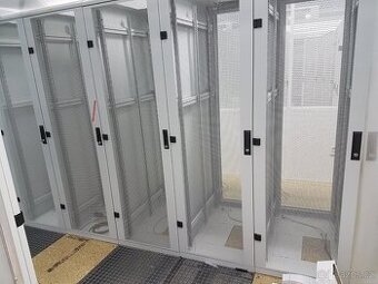 Rack 19" 42U Triton
