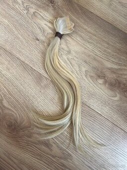 Pramínky přírodních, blond vlasů - 1