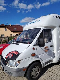 Obytný automobil