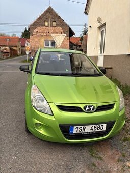 Hyundai i20, zelená metalíza, servisováno