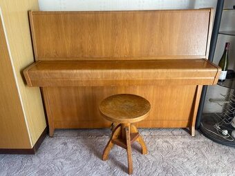 Klavír pianino Petrof