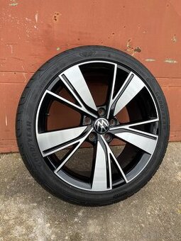 Volkswagen Golf 8 R18 Letní sada