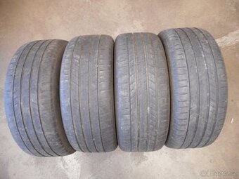 255/55R19