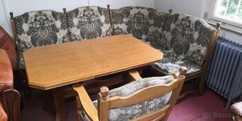 Masivní rohová lavice +1x židle + rozkládací stůl