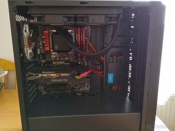 Starší herní pc