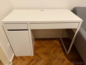 Stůl Micke Ikea