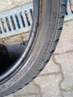 225/40 R18 zimní pneu Nokian 2ks