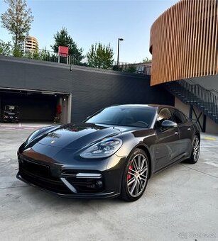 Porsche Panamera Turbo