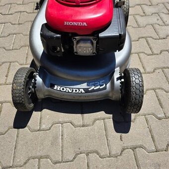 Sekačka Honda hrd535