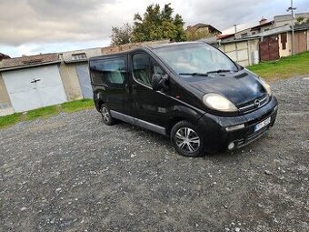 Opel vivaro 1.9 cdti 74kw r.v 2006 5mist
